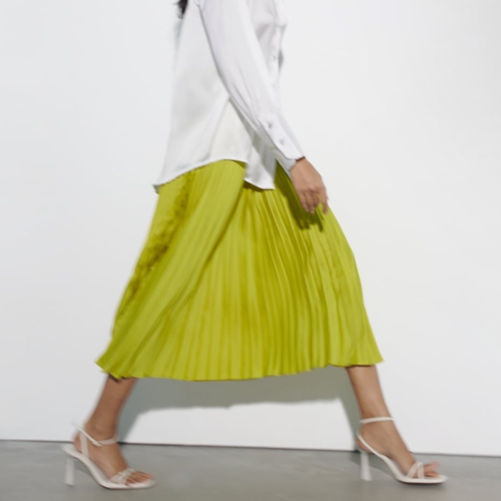 Zara Pleated Skirt - Lime Green - Small - NWT